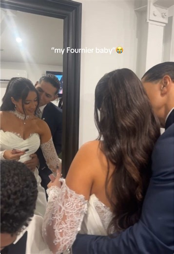 😭😭😭😭😭 my heart, I love this video shoutout to Bev for capturing this cute moment 🥹 #weddingday #fatherdaughter #wedding #bride #married