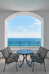 Every room is an invitation to the magnificence of the sea. Immerse yourself in the beauty of the ocean and feel the freedom of a space designed for your comfort. https://spr.ly/6182xdhUe #Cancun #VisitCancun #JWMarriottCancun | JW Marriott Cancun Resort & Spa