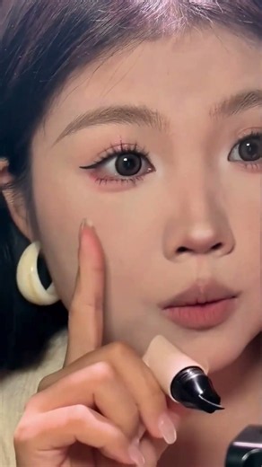👁️ the eyeliner stamp that gives you a perfect wing in one press—stamp, connect, done. ✨