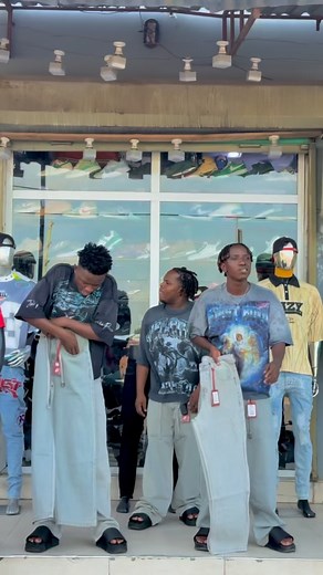 3.6K views · 3.7K reactions | Available bwanga jeans material heavy✅ Loc: Mbagala Kipati dar es salaam Cont:0672070239 or 0758614665 Delivery tunafanya popote ulipo #daressalaam #bongotrendings #nguobeirahisi #nguozakiume #uponawepaleulipo | de mikato classic wear | Facebook