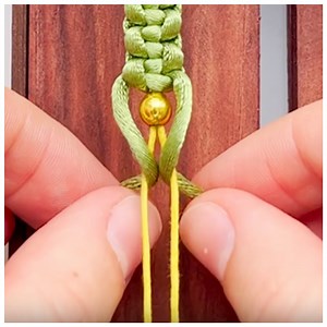 ✨ Easy Macrame Hack: Make Your Own Bracelets From Old Threads in Minutes | 5-Minute Crafts Green