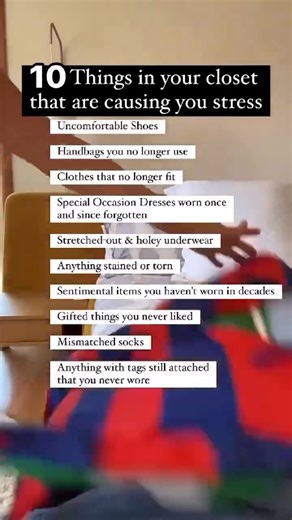 I bet it takes less than 20 minutes to get through this list ⏲️ When the places of rest in your home are actually restful, it works like the butterfly effect to positively impact every other facet of your life 🦋 That clutter in your bedroom is weighing you down 😔 If you got through this list and immediately felt better, I made something for you that will completely transform your experience with your most personal space 🛏️ 😴 😍 The Bedroom & Closet Guide is a self-paced roadmap created for w