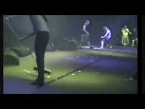 Peter Steele sweeping Phil Anselmo on stage 😂 Type O Negative and Pantera