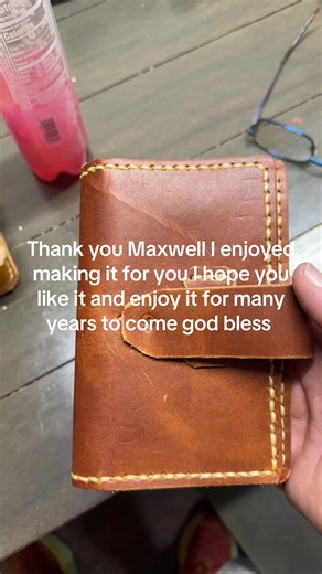 Hand made full grain horween leather field notes note pad hand sewn very nice I hope you enjoy it for many years to come thank you for your order @Maxwell McMillin god bless#handmade #handmade #notepad #leathercraft @cajunjoker74 @Lindsey EDC @dondonsedc @truth2.0 @red_dirt_edge @Ouzts_EDC @reddawn31572 @Everett 🇺🇲🇺🇲🇺🇲 @Jay Blades @Cody's EDC