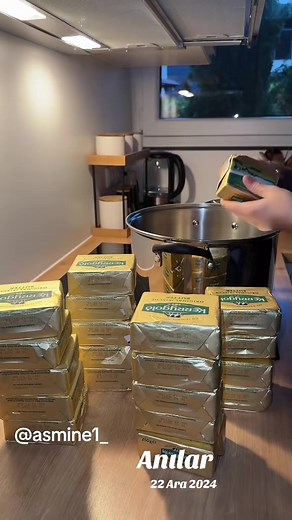 Exploring the Benefits of Ghee and Butter