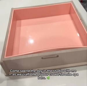 Come make one of your favorite spa bars with me. This one’s pure, botanical bliss — crafted with organic oils and butters, French green clay, and the refreshing blend of eucalyptus, mint, rosemary, and a whisper of lavender. 🌿 We finish with sun-dried orange peels for a natural, radiant exfoliation. Every bar — a breath of calm, a touch of nature, and a moment to romance your reflection. ✨ Earth & Amber — where your ritual begins.” | Earth & Amber