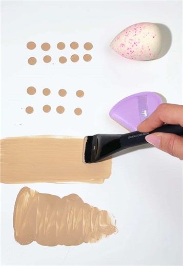 ¿ESPONJA, BROCHA O DEDO? LA VERDAD DE LA BASE✨🌸 Ahora queremos saber… ¿Tú cómo aplicas la base? ¿Team esponja, brocha o dedo? 👀 #makeuptips #makeuphacks #youaretheprincess #beforeandafter #antesydespues