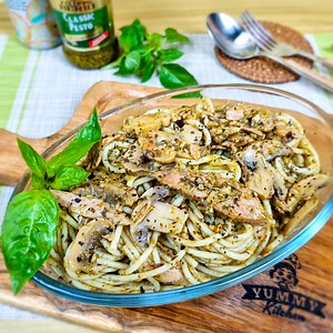 389K views · 4.8K reactions | Tuna Pesto Pasta Sorpresahin ang pamilya sa simple pero napakasarap na recipe na ‘to! Ingredients: 400 g spaghetti pasta 2 tbsp olive oil 1 medium onion 4 cloves garlic 2 cans tuna flakes in oil 1 large can mushroom 1/2 cup basil pesto sauce salt and pepper to taste basil leaves as garnish (optional) | Yummy Kitchen | Facebook