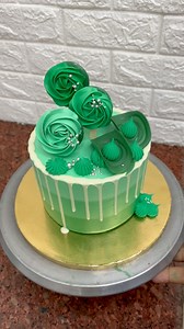 30K views · 245 reactions | Green roses cake decoration ideas #reels #cakes #viral #trending #viralreels #chocolatecake #roses #rosescake #cakedecorating | roshan_cake_chef | Facebook