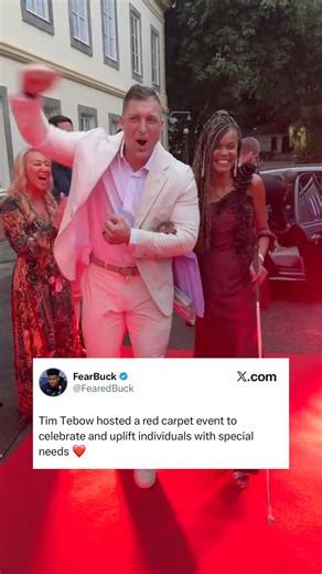 Tim Tebow’s foundation rolled out the red carpet for thousands of people with special needs at its annual Night to Shine prom, a global event that crowns every guest king or queen for the night 👑 This is beautiful Tim Tebow ❤️ H/T: Upworthy / Fearedbuck | The 615 House