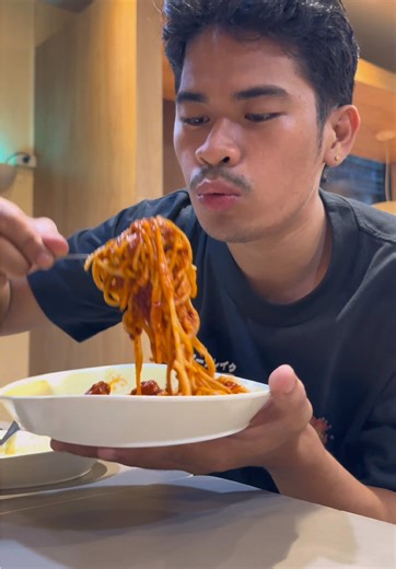 Burger Mukbang sa McDo: Tara kain!