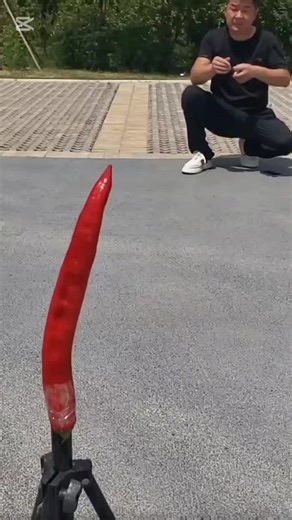 #sharpasacard #cuttingskills #satisfyingshots #throwchallenge #cardthrowing