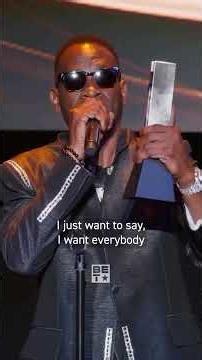 Bount Killa Receives his Lifetime Achievements Award! 👑1 General @grunggaadzilla 🔒#bountykilla