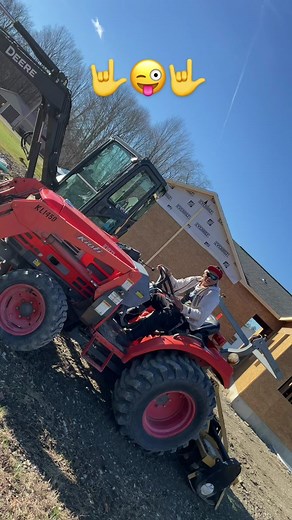 Operating the DEERE KL 1850 Tractor: A Daily Routine