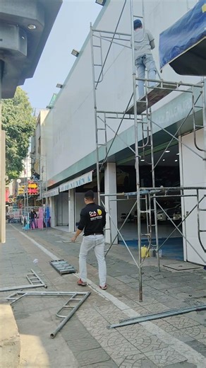 Tôi đang xem xét các tùy chọn đăng bài viết. Chức năng "Tắt" và "Nhãn AI đang tắt" có sẵn. ⚙️📝