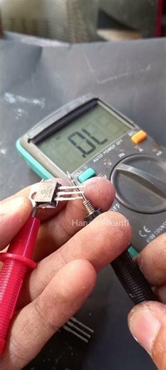 fast and accurate way to test npn transistors#transistor #npn #multimeter