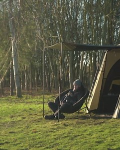 L’abri ultime pour vos longues sessions, enduros ou pour un « social » avec vos potes sur les berges🏕 Disponible au salon de Montluçon. #nashtackle #gazebo | Nash Tackle France