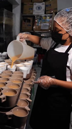 ¡Menús que nutren y honran los sabores locales! 🍽️ Cada menú de los comedores sociales son diseñados para nutrir con pertinencia cultural, utilizando ingredientes frescos de cada departamento. 🫱🏻‍🫲🏽 | Gobierno de Guatemala