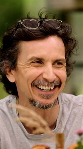 2.5M views · 20K reactions | Arnaud Tsamere a failli tout arrêter en 2019 à cause d' une lourde dépression suite au décès de son père. Grâce à sa résilience, il a surmonter les obstacles et continué une carrière impressionnante. Une histoire inspirante à découvrir aujourd'hui à 16h, sur France 2 ! #arnaudtsamere #jeanpierrefoucault #anggun #udalc #undimanchealacampagne #france2 #francetv #fredericlopez #inédit #dimanche #nature #emission | Frédéric LOPEZ - Officiel | Facebook