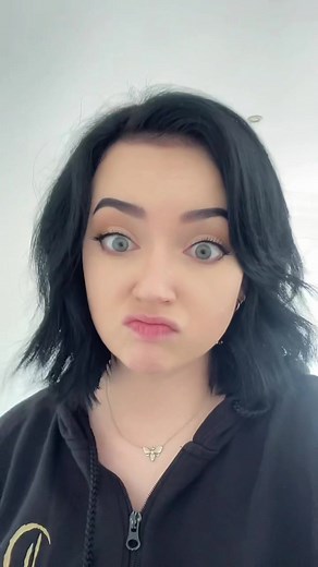 #ladywiththebendyface