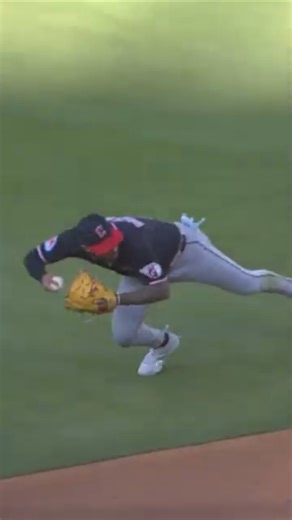 Brayan Rocchio Makes an Incredible Turnaround Jump Throw to Get Freeman Out at First