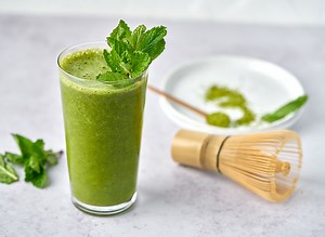 Plant-Based Matcha Mint Smoothie
