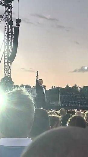 LIVE: Michael Buble - Save the Last Dance For Me (Part 2)