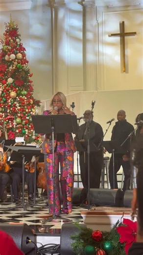 Margaret Bell on Instagram: "So much fun with Bebe Winans at Salem United Methodist Church in St Louis last night! What a wonderful Christmas concert….A beautiful night of celebration…doing what we do! 🥰🎄❤️🙏🏾"