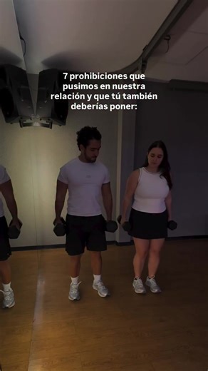 Las parejas maduras tienen reglas claras. Y estas 7 no se negocian: 1️⃣ Está prohibido faltar al respeto. Ninguna relación sobrevive donde hay ofensas, ironías o desprecio. El respeto no es un extra, es la base. ⸻ 2️⃣ Está prohibido esperar que el otro adivine lo que necesitas. Nadie lee la mente. Las relaciones sanas se construyen hablando claro, no suponiendo. ⸻ 3️⃣ Está prohibido usar el silencio como castigo. Decir “todo bien” cuando no lo está, no arregla nada. El silencio también aleja. ⸻ 