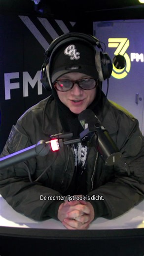 Vorige week veranderde 3FM een uur lang in Radio IJSLAND om het nieuwe album IJSLAND 2 van Abel, Sef en Faisal te vieren. De hele uitzending check je op het YouTube-kanaal van Vera On Track #ijsland2 #interview #hetetake #teveelkoeien