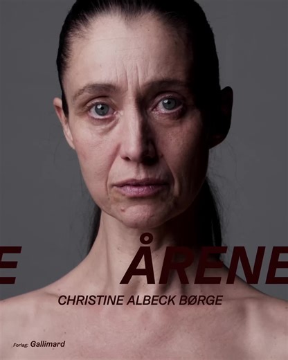 REPUBLIQUE / REVOLVER on Instagram: "OPLEV CHRISTINE ALBECK BØRGE I ÅRENE 🔥🤍 Nedtællingen til premieren er i fuld gang, og allerede i næste uge kan du opleve den fantastiske skuespiller Christine Albeck Børge i rollen som Annie. Rollen deles mellem fem skuespillere, der sammen skaber et levende portræt af Annie på scenen i ÅRENE – baseret på nobelprisvinder Annie Ernaux’ anmelderroste mesterværk. Læs mere om ÅRENE via link i bio, hvor du også skal skynde dig (lidt) for at sikre dig billetter!