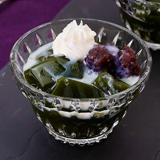 ぷるっとおいしい！ 抹茶ゼリーのレシピ動画・作り方 | デリッシュキッチン