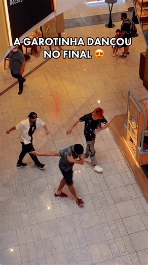 A Garotinha Dançando nos Anos 90 ❤️