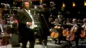 Pavarotti's Puccini: Turandot - Nessun Dorma! from London’s Hyde Park. Live stream of the full concert is coming on July 30th. What were your favourite moments from the show? smarturl.it/PavarottiYT?sub_confirmation=1 | Luciano Pavarotti