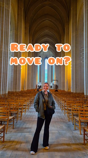 Senior Casting Producer | Daisy Benson on Instagram: "New year, new energy. Maybe it’s time to forget him and focus on what’s next! 😍 I’m casting for a dating show and looking for single women across Australia who are ready to throw caution to the wind and dive head first into love. Get in touch if you want to know more!! 💕"