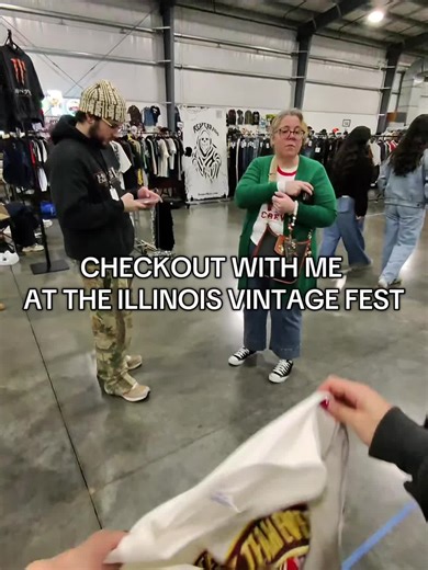 Discover Vintage Shopping at Illinois Vintage Fest