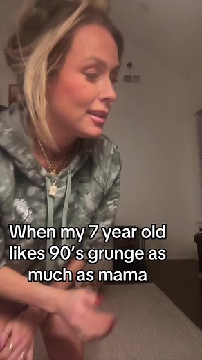 90s Grunge Aesthetic: Outfits and Style Inspirations