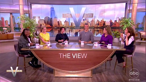 Whoopi Goldberg and NFL legend Tony Gonzalez meet for the first time after 'Finding Your Roots' Henry Louis Gates discovered they are DNA cousins! abcn.ws/2RiH3wd | The View