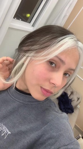 Explore Skin Vampire Aesthetics and Color Hair Ideas