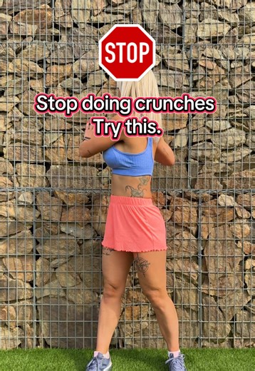 🔥 400 REPS CORE WORKOUT 🔥 No floor. No equipment. Just you and a wall. This routine activates your core, improves coordination and supports your stability. 4 moves · 100 reps each → simple, effective, doable anywhere Go at your own pace and focus on control. Save this & try it later Comment “DONE” when you finish 🔥 400 WIEDERHOLUNGEN CORE WORKOUT 🔥 Kein Boden. Kein Equipment. Nur du und eine Wand. Dieses Workout aktiviert deinen Core, verbessert deine Koordination und unterstützt deine Stabi