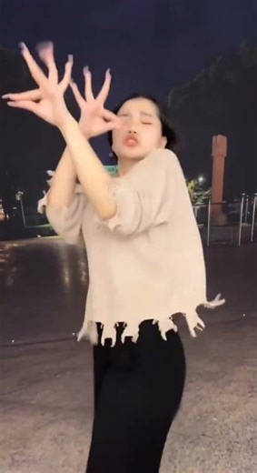 "Love Is Like a Dream" Finger Dance Performance |Fengbao's Original Choreography |Chinese Song Cover