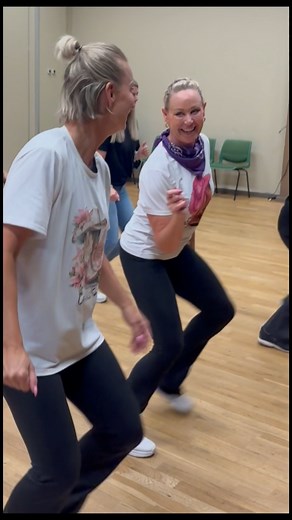 -Nye Linedancekurs for alle Starter 5. jan. i Stavanger og 8.jan. i Sandnes Kom og bli med 🙂 - Linedance nybegynnerkurs Oppstart 5.jan. kl 18:00-19:30 Stavanger (6 uker) - Linedance nybegynnerkurs Oppstart 8.jan. kl 20:00-21:30 Sandnes (6 uker) - Her finner du mer info om kursene ----STAVANGER Linedance nybegynnerkurs (nivå 1) 6 mandager Oppstart 5.januar kl 18:00-19:30 Sted: Siddis Stova, Rektor Oldens gt 17, Stavanger Pris: Klippekort 6 klipp kr 790,-/stud. 490,- En trenger ingen forkunnskape