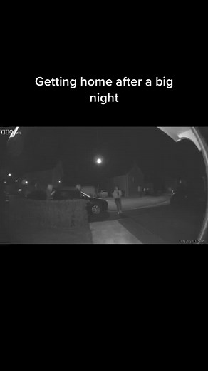 I really need a wee @amelialoveridge3 @molliekathleen96 #ringdoorbell #drinks #spoons