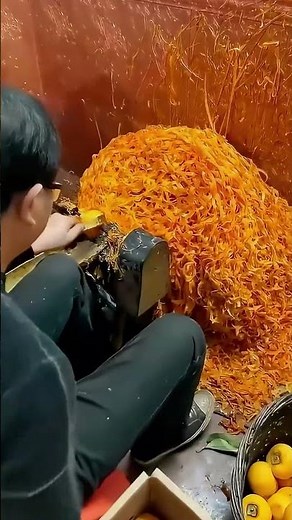 Massive Orange Peels! This Machine's Peeling Speed Is Astonishing!