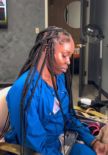 Style: Large Knotless 🫧 -Want to book? Click the link in bio Braider: @n.iyatouch on IG💇🏽‍♀️         #arlingtonbraider #fyp #largeknotlessbraids #dfwbraider #foryou