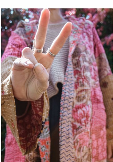 The easiest way to make a fun outfit without stressing over what to wear! The proof is all here! 😉 Here’s a few of my favourite ways to layer; same neutral base fits with a colourful kantha robe on top! Easy and fun outfit but without the stress... win-win for me! Indira Robes are made from upcycled kantha fabrics and are completely reversible, with pockets! ☺️ P.S. they just restocked with Dreamer Tops and Sukha Tunics! DM the word TREASURE if you’d like me to share them with you! #outfits #re