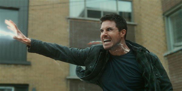 Stephen and Robbie Amell Reunite in Netflix's Code 8: Part II Trailer