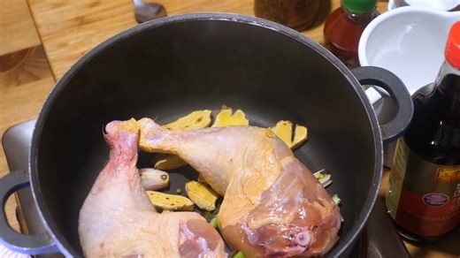 The correct way to make Hainanese chicken rice easily
