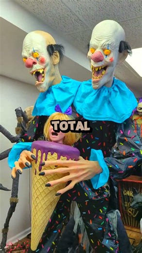 Animatronic SPEAKING ALIEN?! 👽 This is WILD! | #short #youtubeshort #fyp