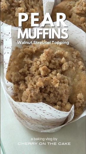 Pear Muffins With Streusel Crumb Topping/Quick Breakfast